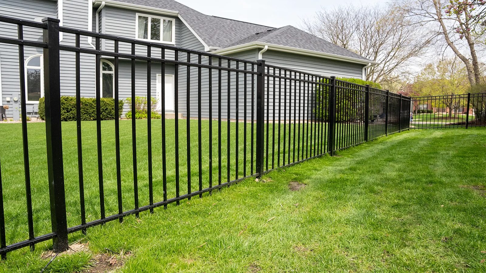 Pets & Kids — aluminum fence