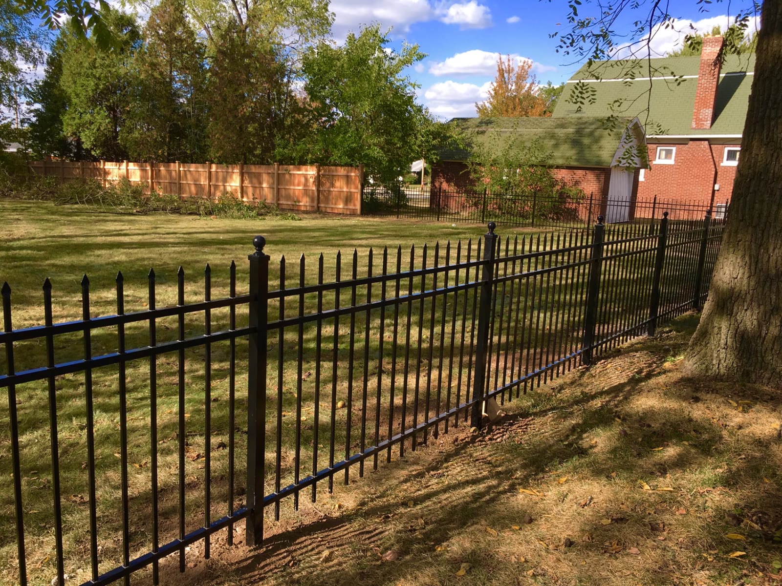 Handles Sloped Yards — aluminum fence